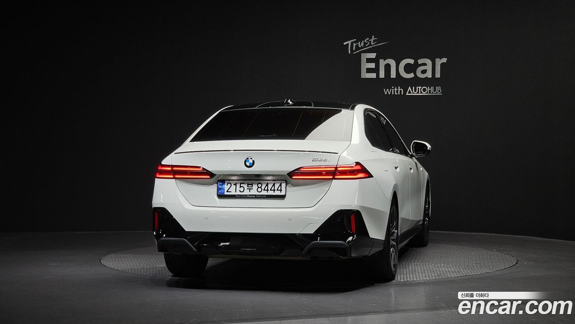 BMW 5-Series 520i Special Edition, 2024