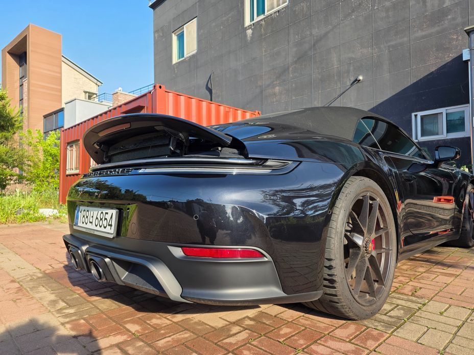 Porsche 911 Carrera GTS Cabriolet, 2025