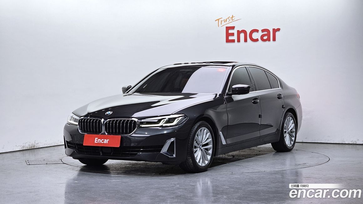 BMW 5-Series 520i Luxury, 2023