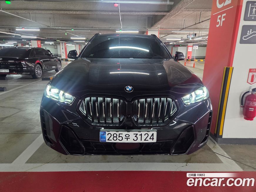 BMW X6 xDrive40i M Sport, 2025