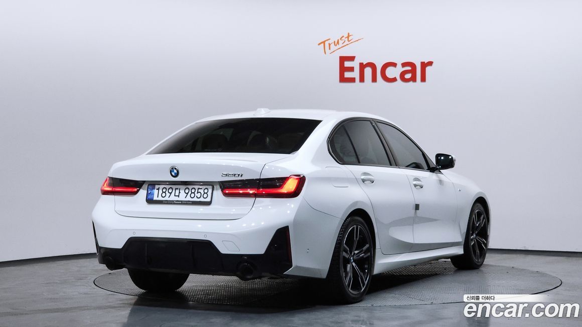 BMW 3-Series 320i M Sport, 2024