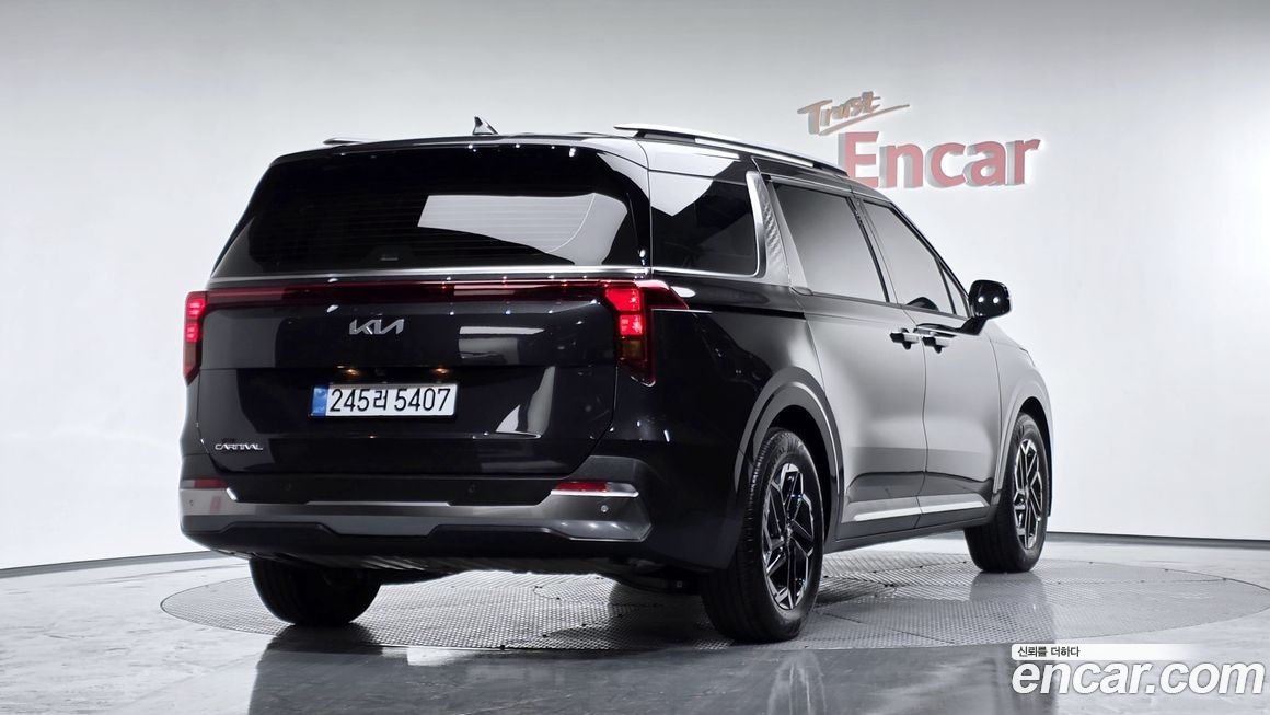 Kia Carnival 9-Seater Signature, 2025