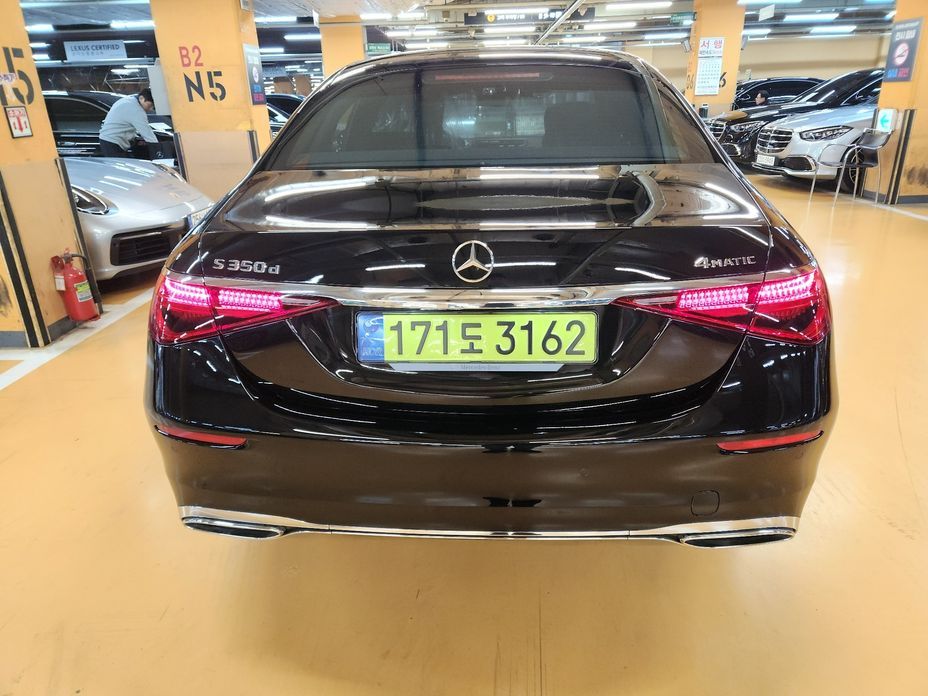 Mercedes-Benz S-Class S350 d 4MATIC, 2025