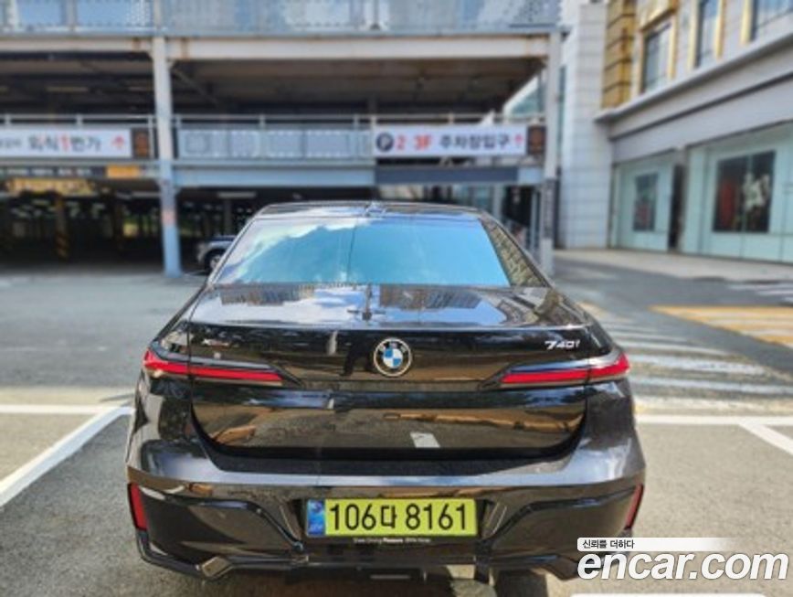 BMW 7-Series 740i xDrive M Sport, 2025