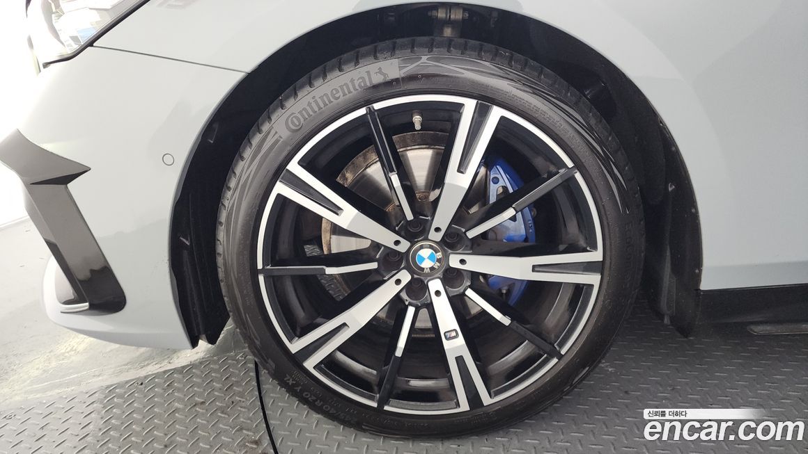 BMW 5-Series 530i xDrive M Sport, 2024