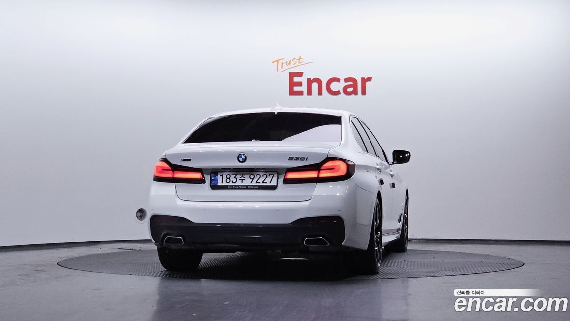 BMW 5-Series 530i xDrive M Sport Package, 2023