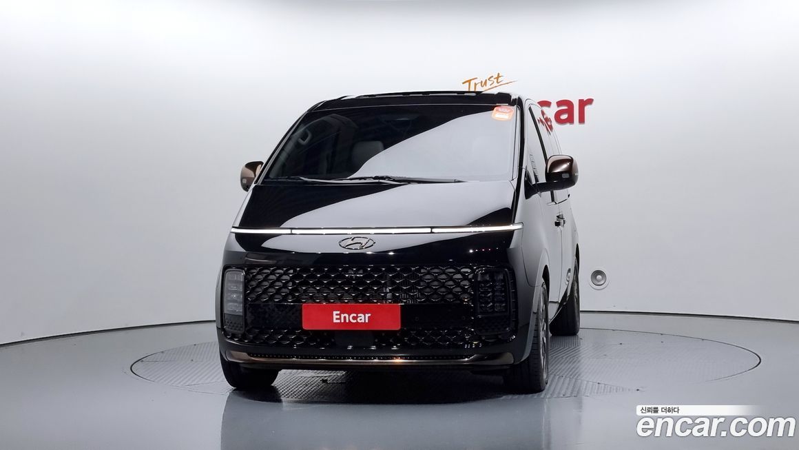 Hyundai Staria 4WD Lounge 7-Seater, 2024