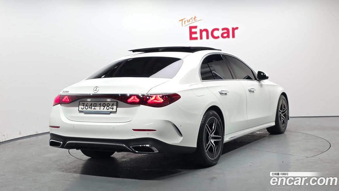 Mercedes-Benz E-Class E200 AMG Line, 2026