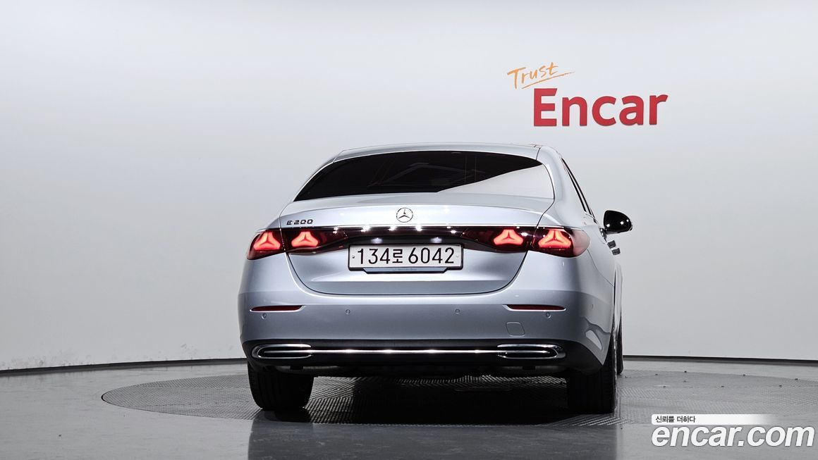 Mercedes-Benz E-Class E200 Avantgarde, 2024