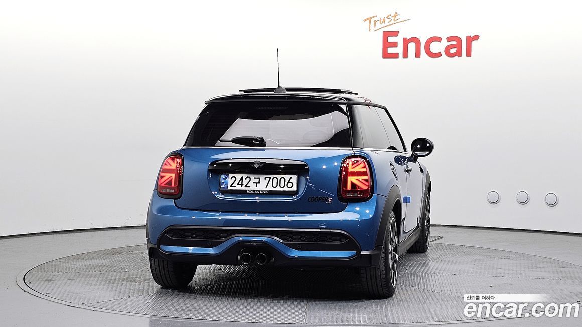 Mini Cooper Classic, 2024