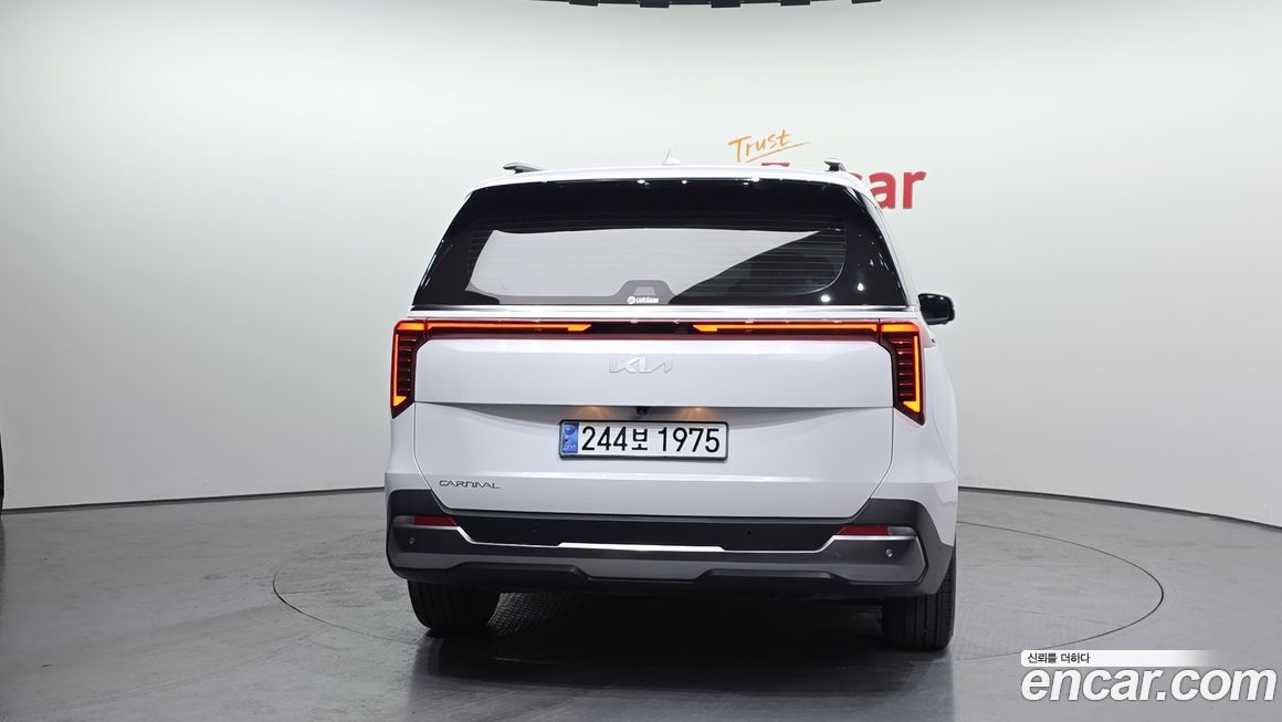 Kia Carnival 9-Seater Noblesse, 2024