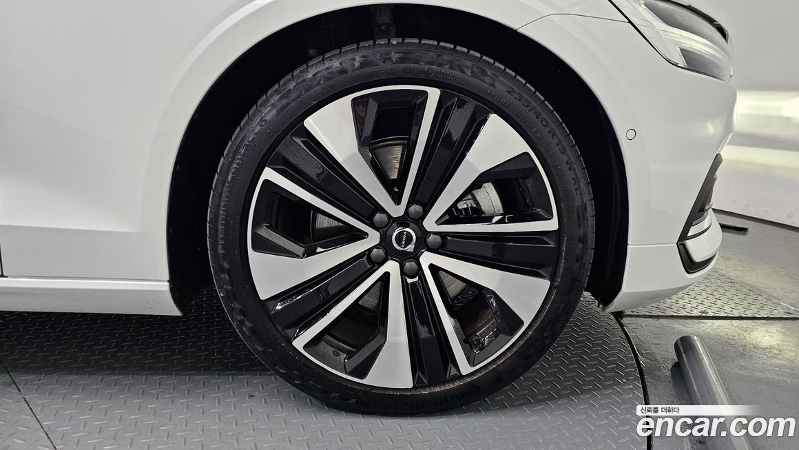 Volvo S60 B5 Ultra Bright, 2025