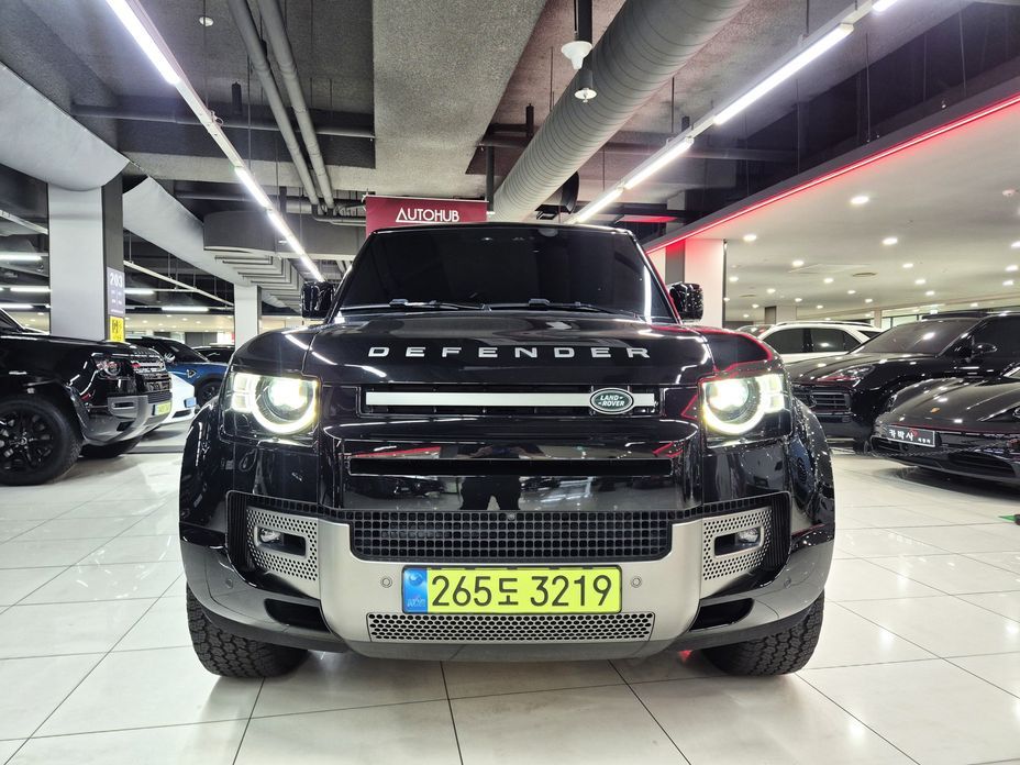 Land Rover Defender 130 P400 X-Dynamic HSE, 2025