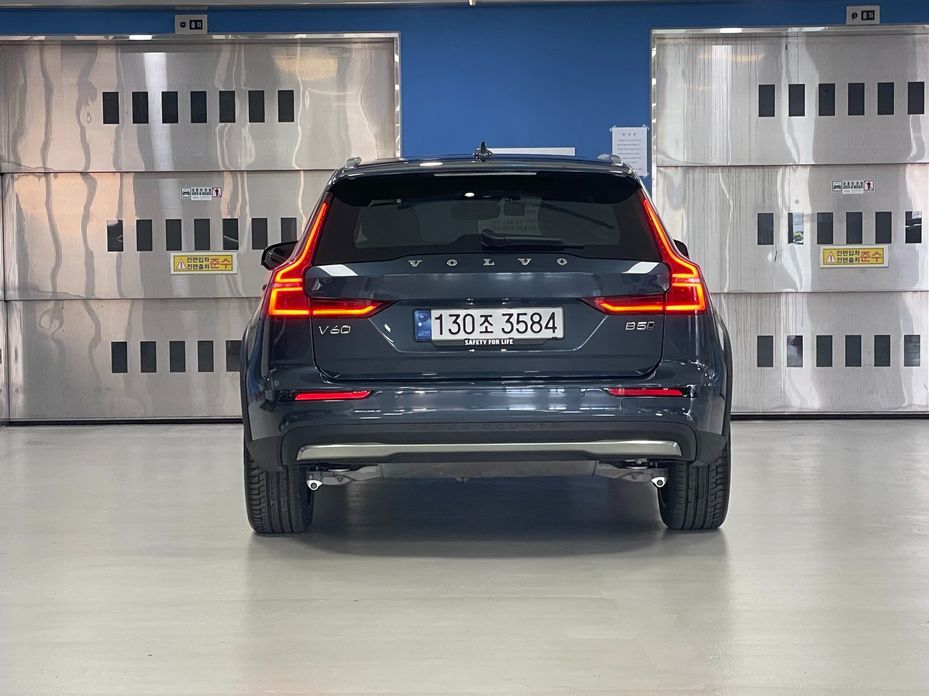 Volvo V60 B5 Ultimate AWD, 2024