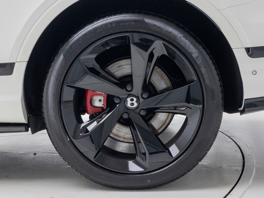 Bentley Bentayga 4.0 V8 EWB Azure, 2024