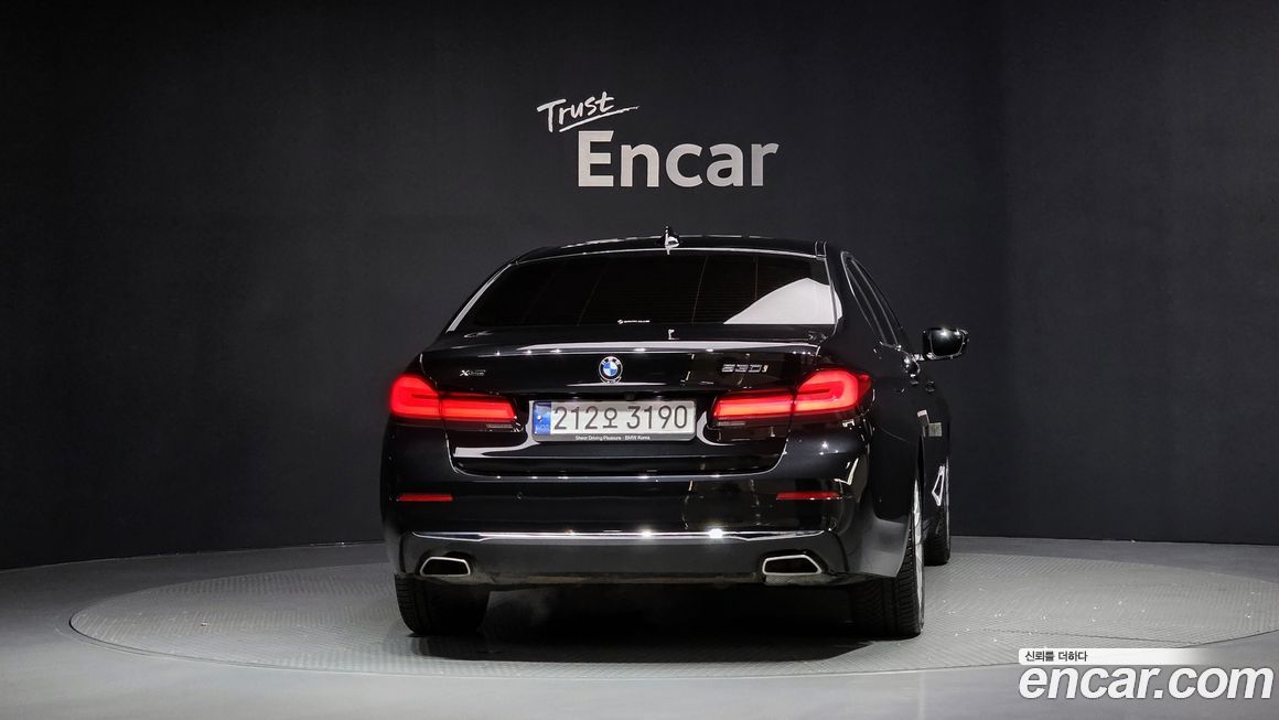 BMW 5-Series 530i xDrive Luxury, 2022