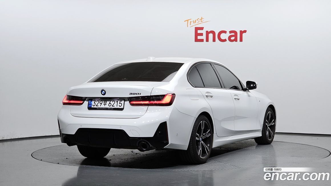 BMW 3-Series 320i M Sport, 2023