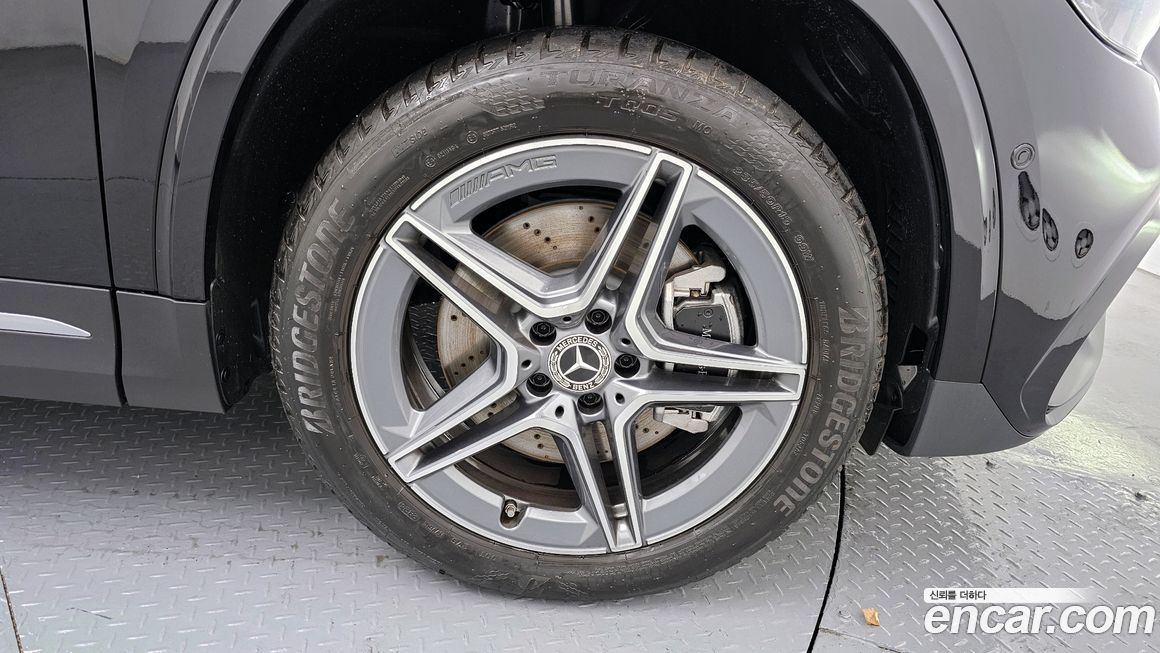 Mercedes-Benz GLA-Class GLA250 4MATIC, 2025