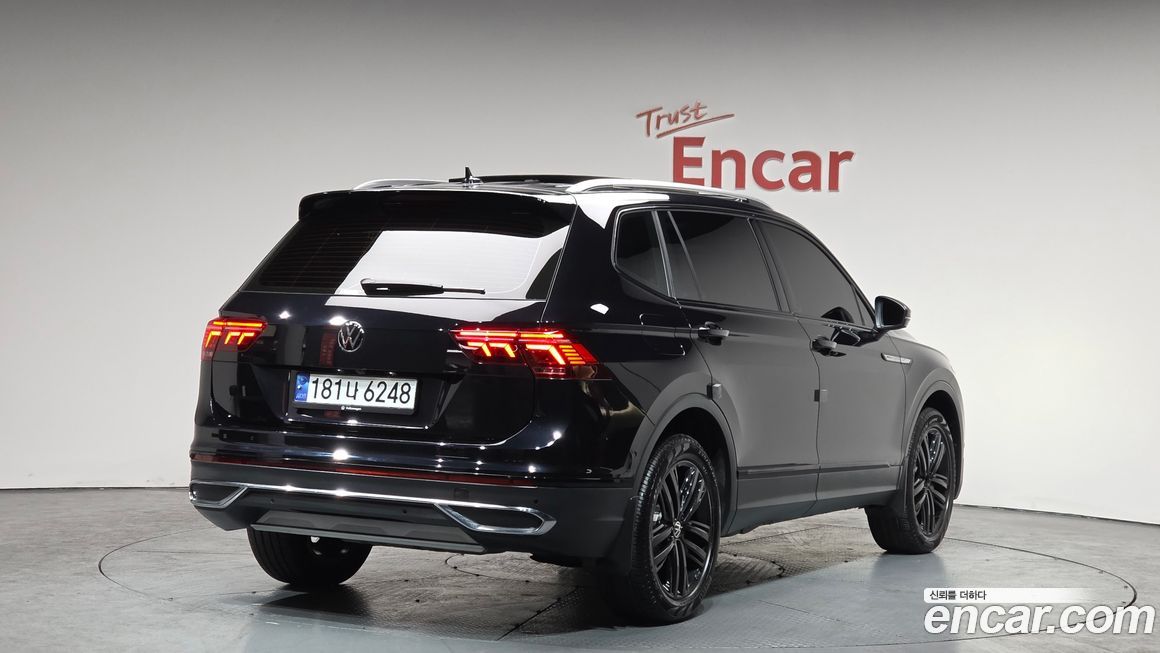 Volkswagen Tiguan 2.0 TSI Prestige, 2024