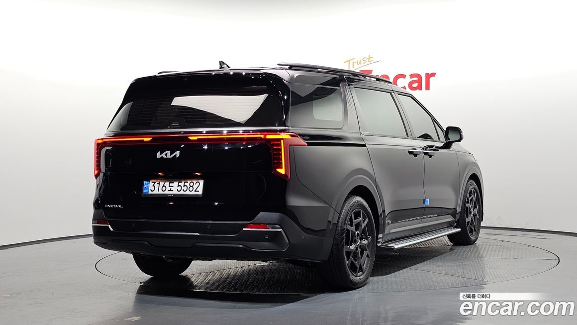 Kia Carnival 9-Seater Gravity, 2025