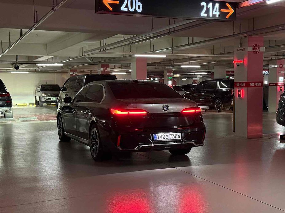 BMW 7-Series 740d xDrive M Sport, 2025