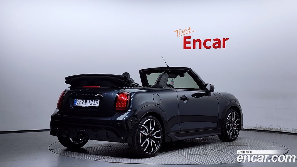 Mini Cooper Convertible JCW, 2025