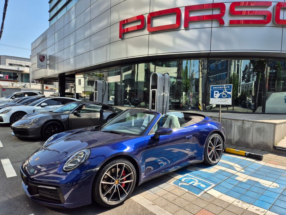 Porsche 911 Carrera S Cabriolet, 2024