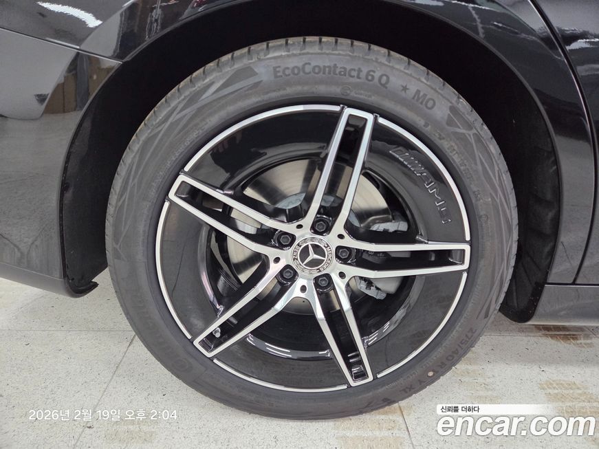 Mercedes-Benz E-Class E300 4MATIC AMG Line, 2026