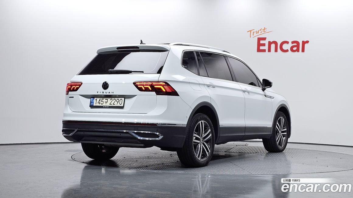 Volkswagen Tiguan 2.0 TSI Prestige, 2023
