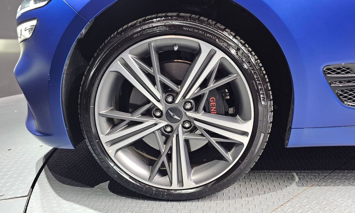 Genesis G70 Gasoline 2.5T 4WD, 2025
