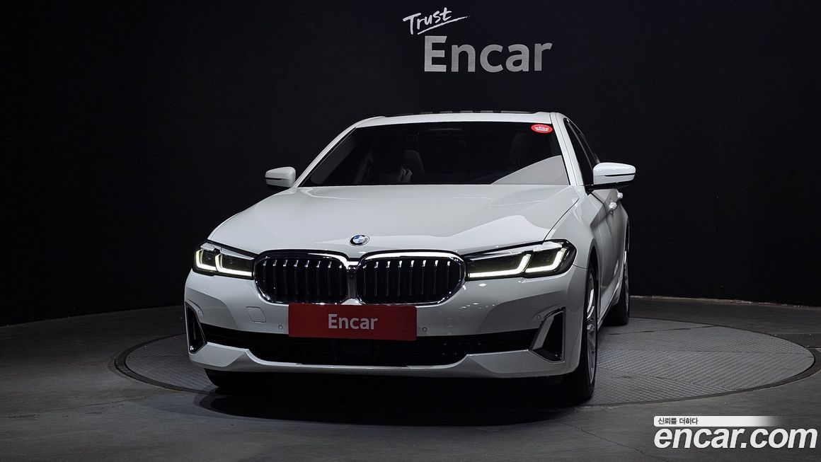 BMW 5-Series 530i Luxury, 2023