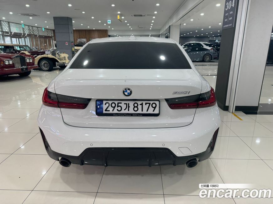 BMW 3-Series 320i M Sport, 2023