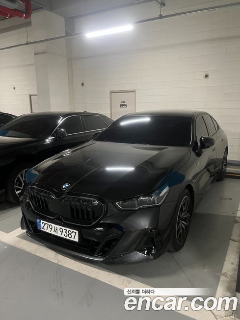 BMW 5-Series 520i M Sport, 2025