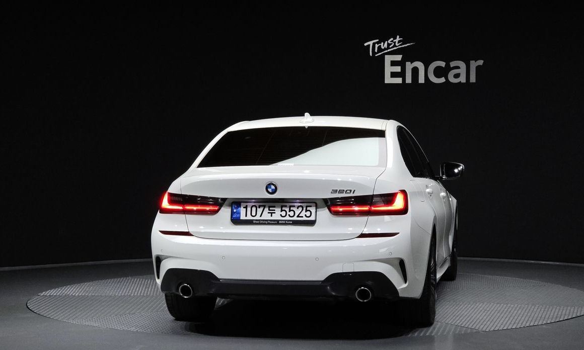 BMW 3-Series 320i M Sport, 2022