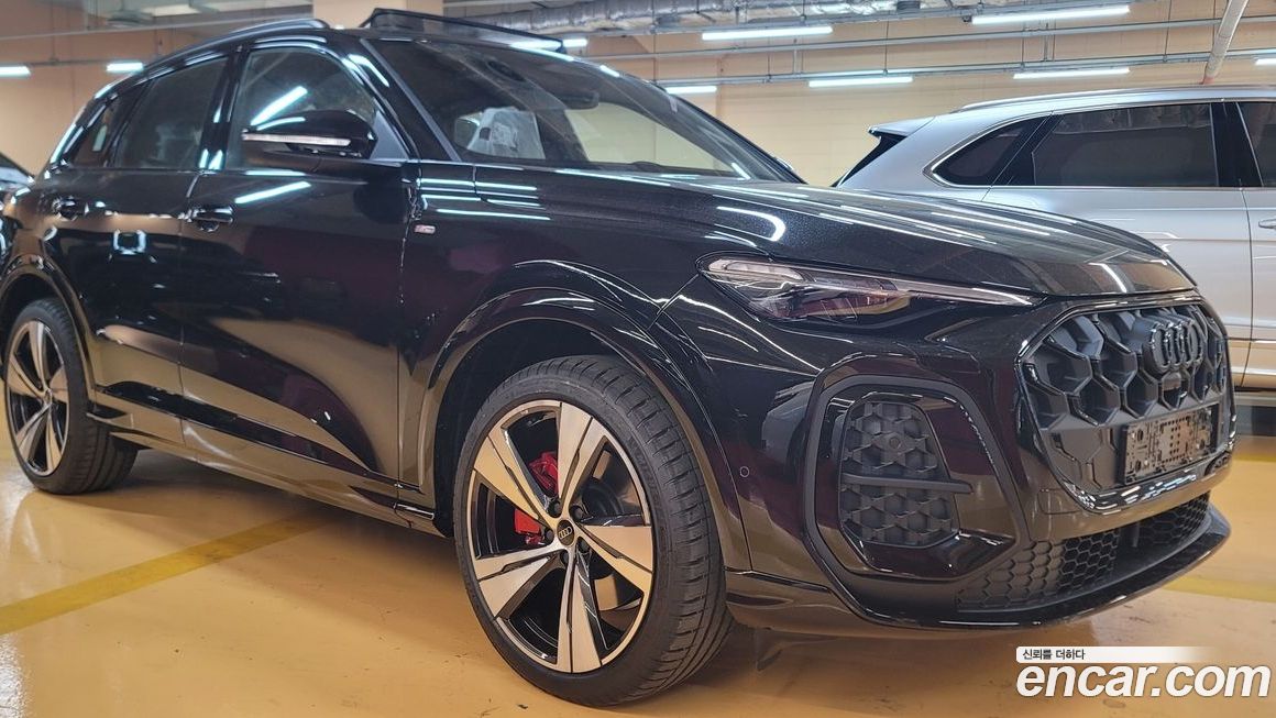 Audi Q5 40 TDI Quattro S Line Black Edition, 2025