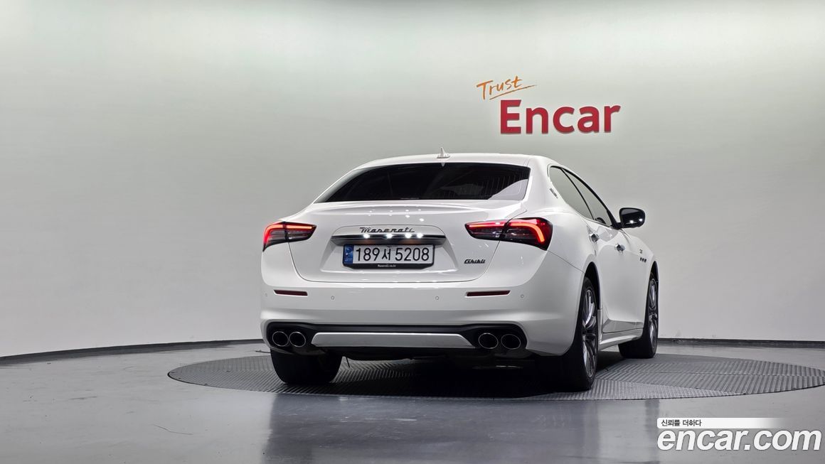 Maserati Ghibli 2.0 GT, 2022