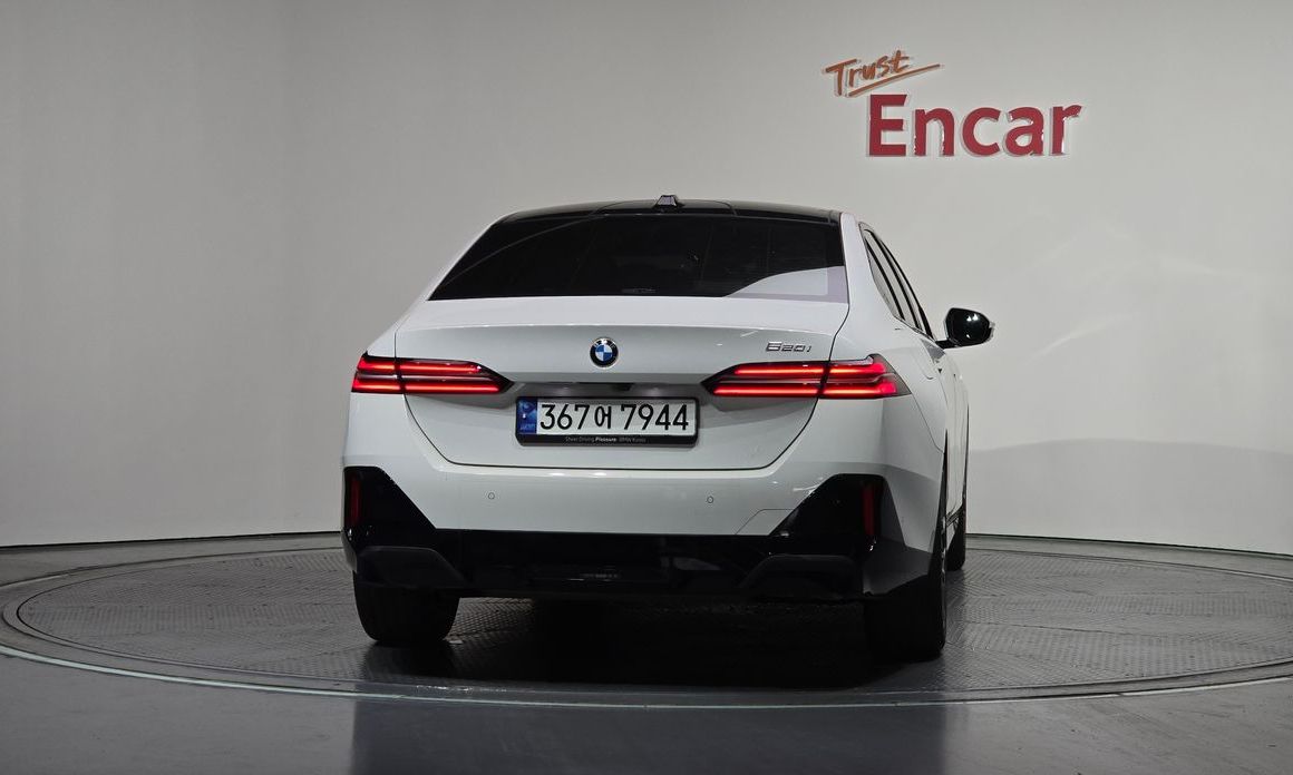 BMW 5-Series 520i M Sport, 2024