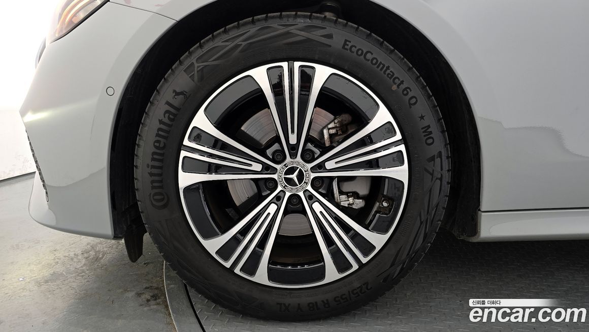 Mercedes-Benz E-Class E200 Avantgarde, 2024