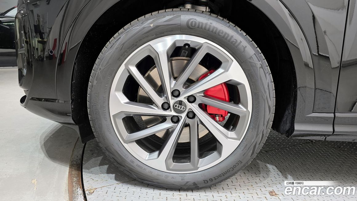 Audi Q5 40 TDI Quattro S Line Black Edition, 2025