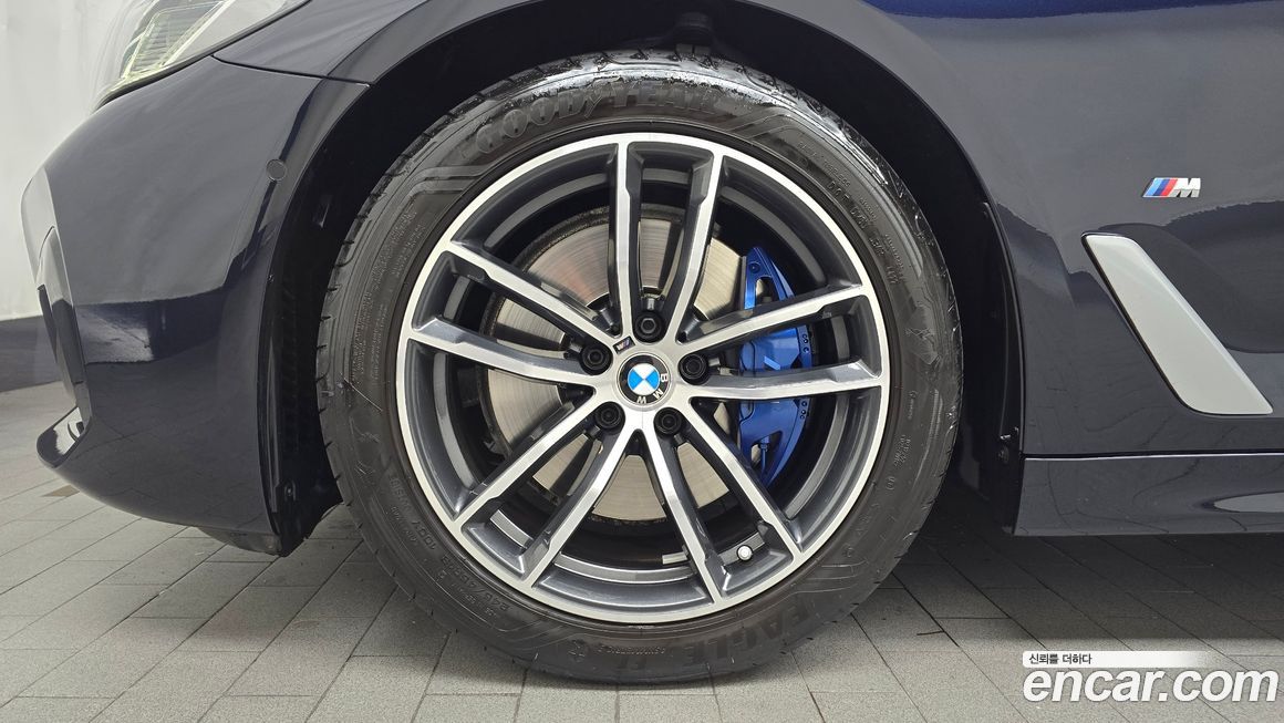 BMW 5-Series 520i M Sport, 2023