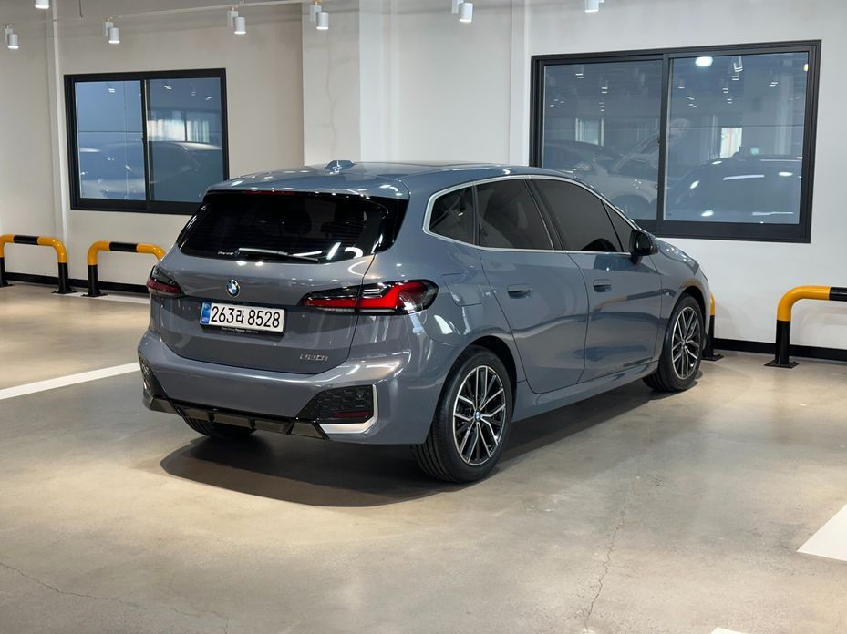 BMW 2-Series 220i M Sport, 2025