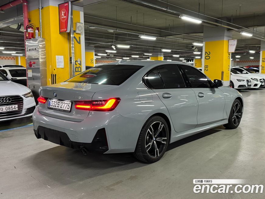 BMW 3-Series 320i M Sport, 2025