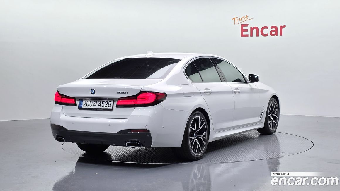 BMW 5-Series 530i M Sport Package, 2023