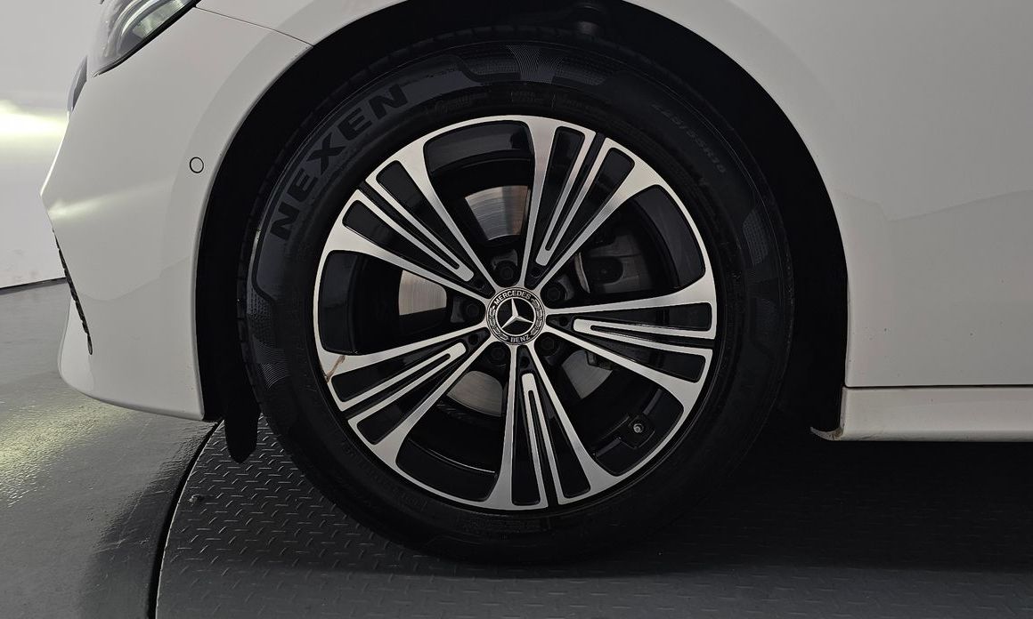 Mercedes-Benz E-Class E200 Avantgarde, 2024