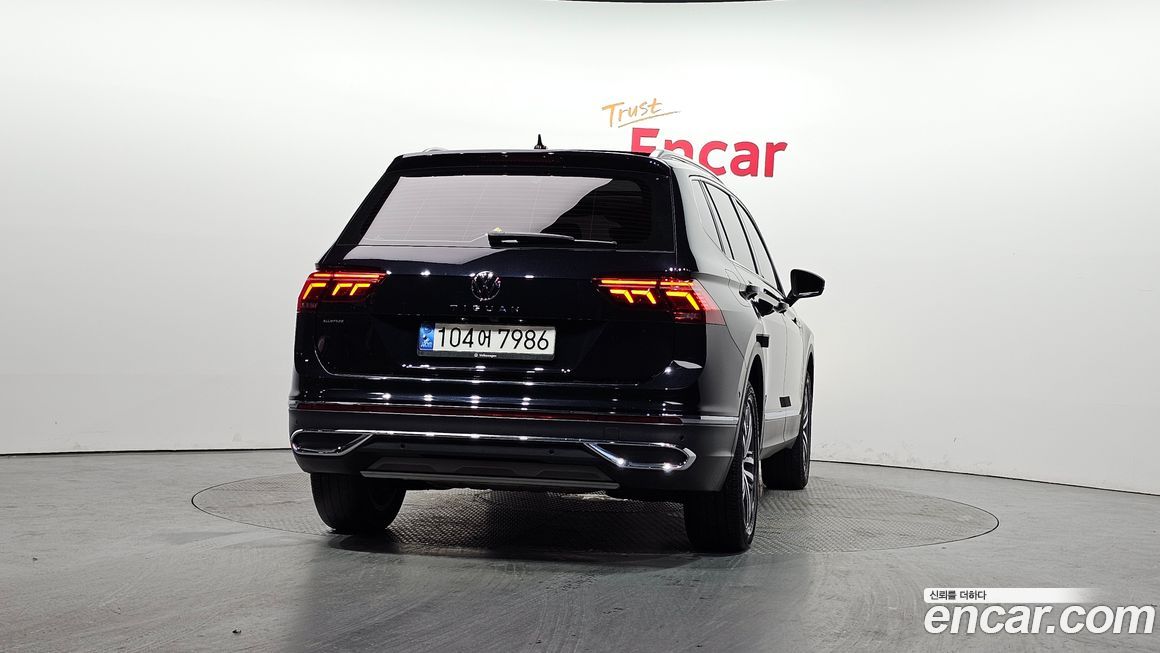 Volkswagen Tiguan 2.0 TSI Prestige, 2023