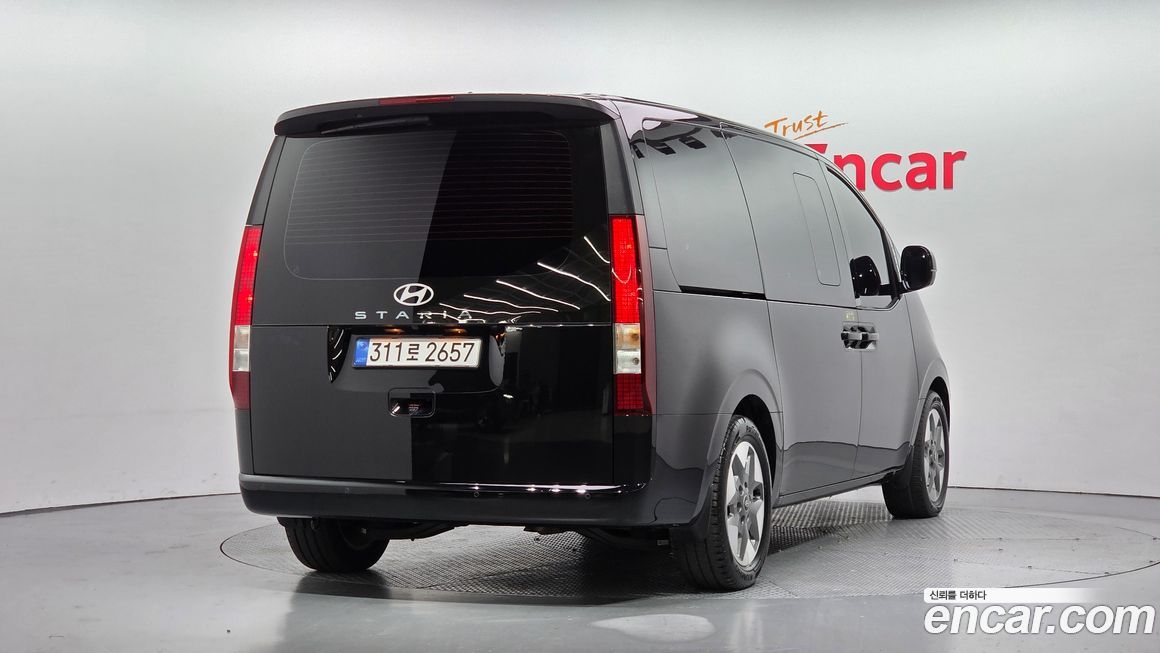 Hyundai Staria Tourer 9-Seater, 2025