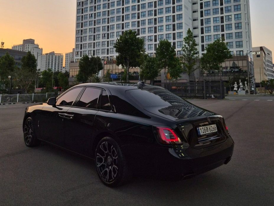 Rolls-Royce Ghost 6.7 V12 Black Badge, 2023