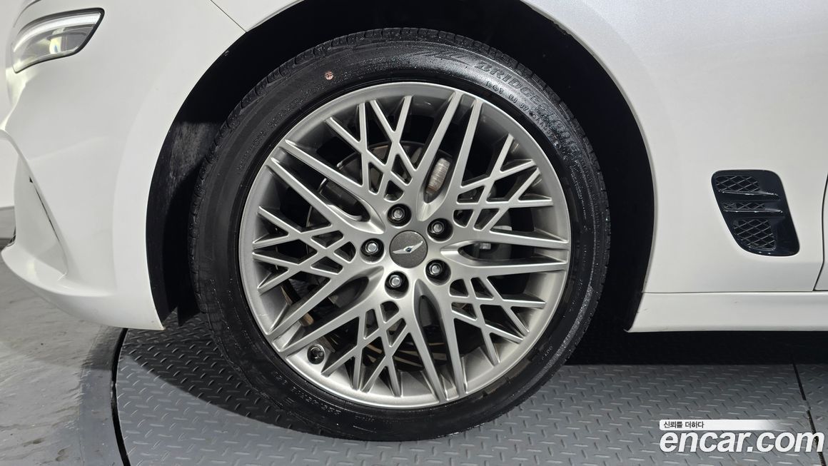 Genesis G70 Gasoline 2.0T 4WD, 2022