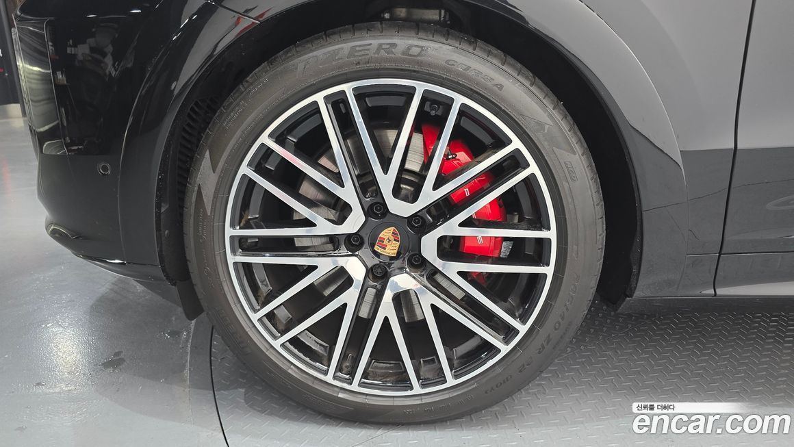 Porsche Cayenne 4.0 GTS, 2025