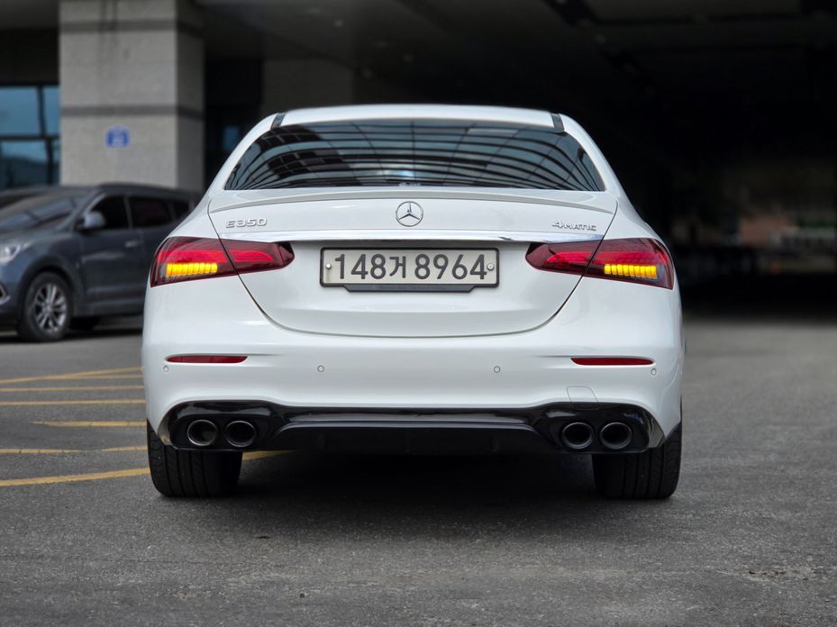 Mercedes-Benz E-Class E220d 4MATIC AMG Line, 2022